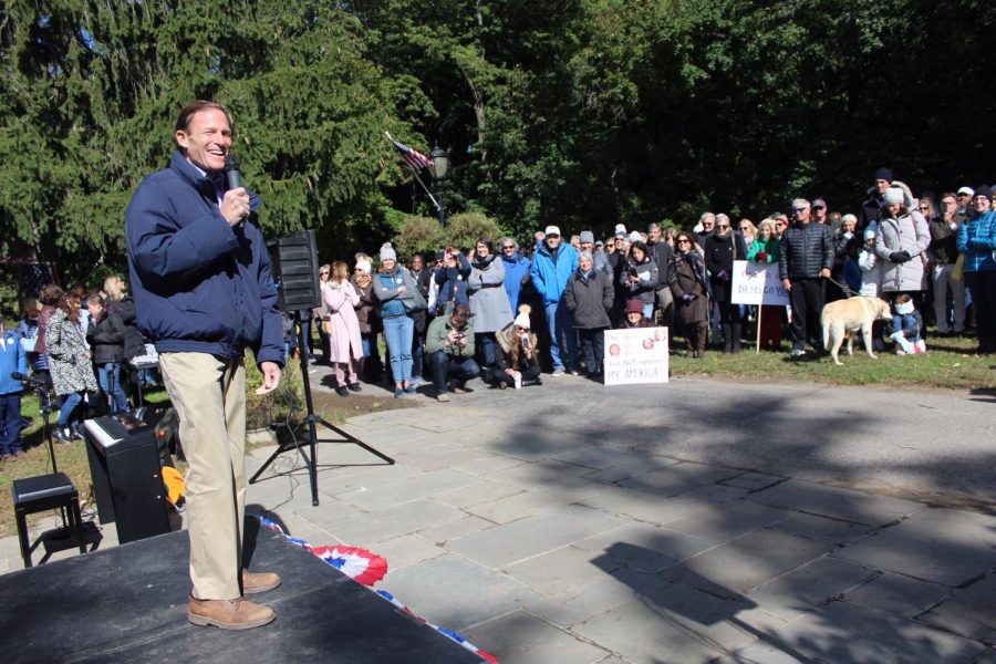 Senator Blumenthal speaking at the Darien Democrats rally.