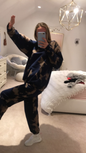 Pictured above Darien senior Isabel Infurna decided one day after eschool classes were over to dive into this new trend. Isabel is a trendy, fashionable girl who enjoys painting, sketching, and now tie dye bleaching! In her swaggy mirror selfie above, she is seen flexing her full tie dye bleached outfit! 

