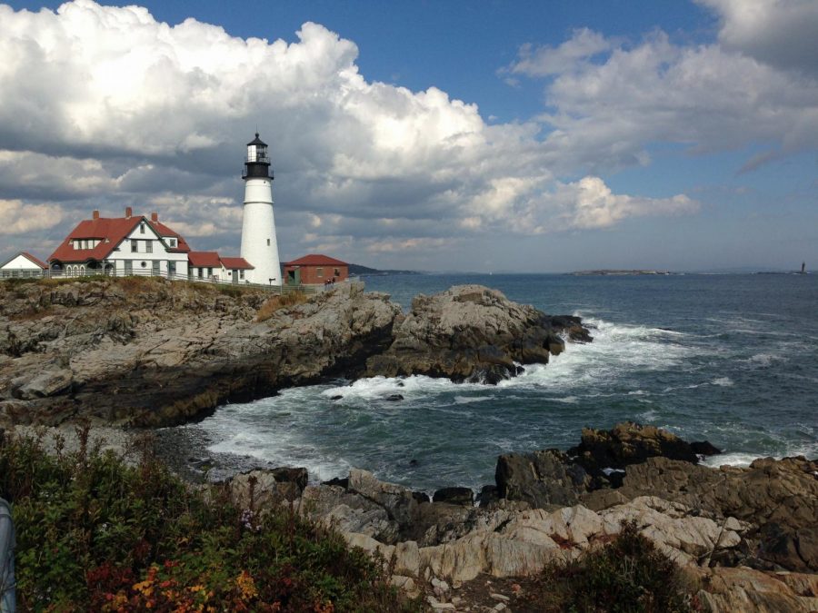 Picture of a scenic Maine light house