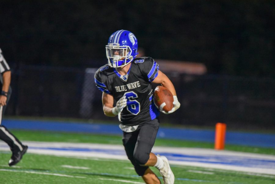 Mathew Minicus scoring a touchdown against the Newtown Nighthawks