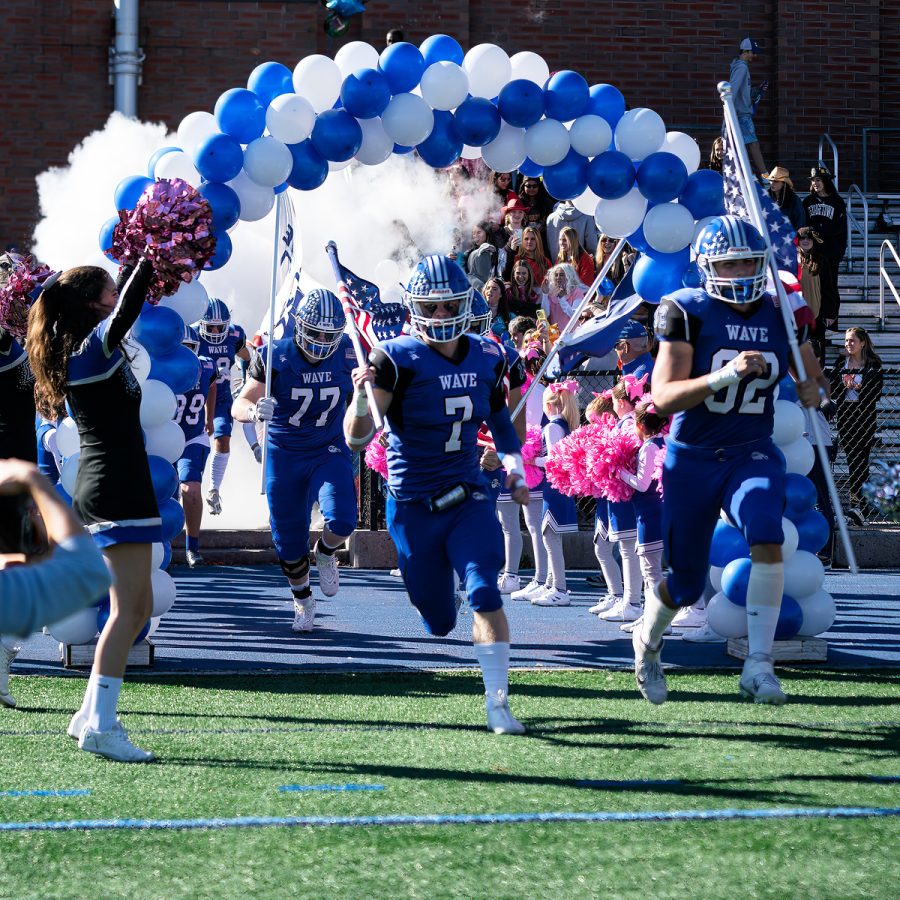 Darien taking the field Saturday at the Stadium for battle with the Greenwich Cardinals